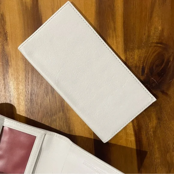 New Dooney & Bourke Signature Navy and White Wallet and checkbook case - Picture 6 of 8